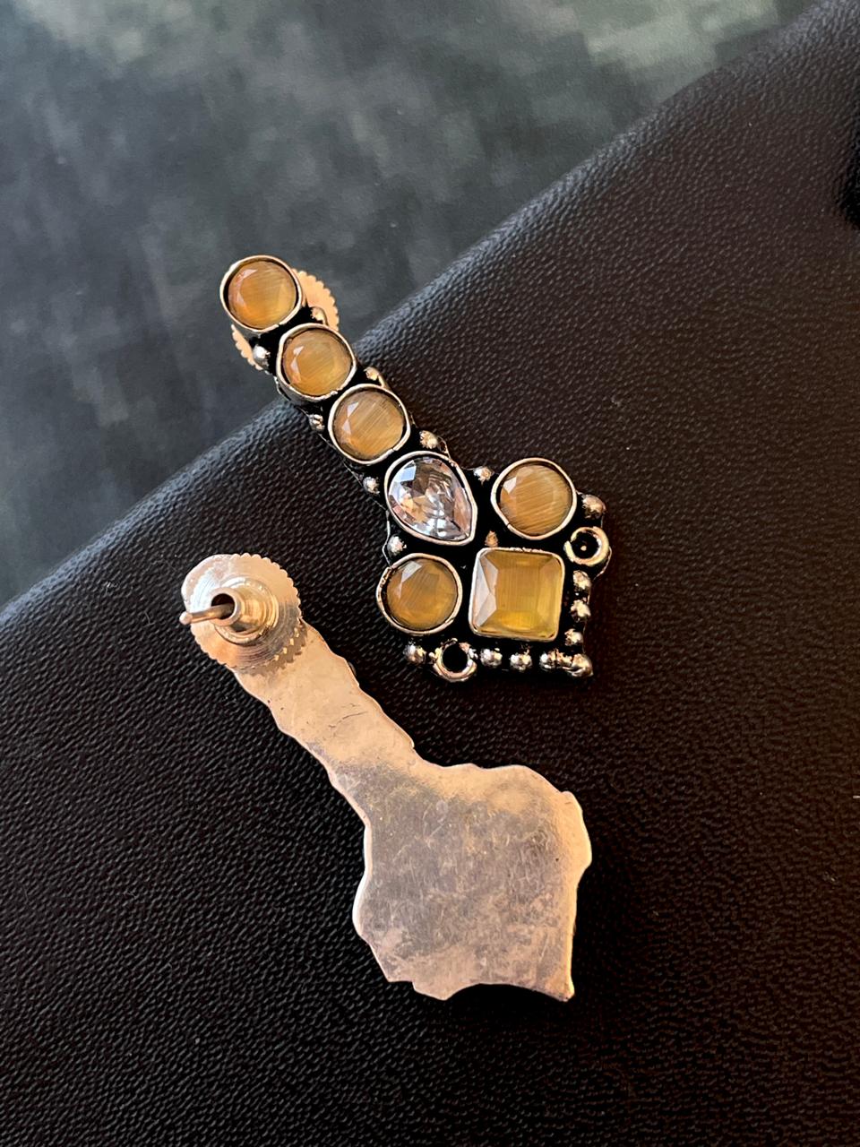 Monalisa Stone Geometrical Dangler Earring
