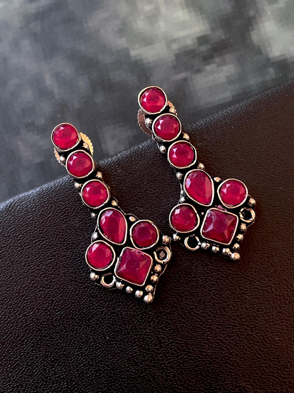 Monalisa Stone Geometrical Dangler Earring