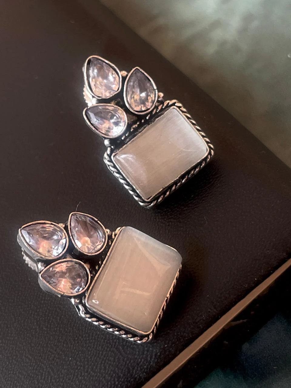 Monalisa Stone with Three stone Stud Earring