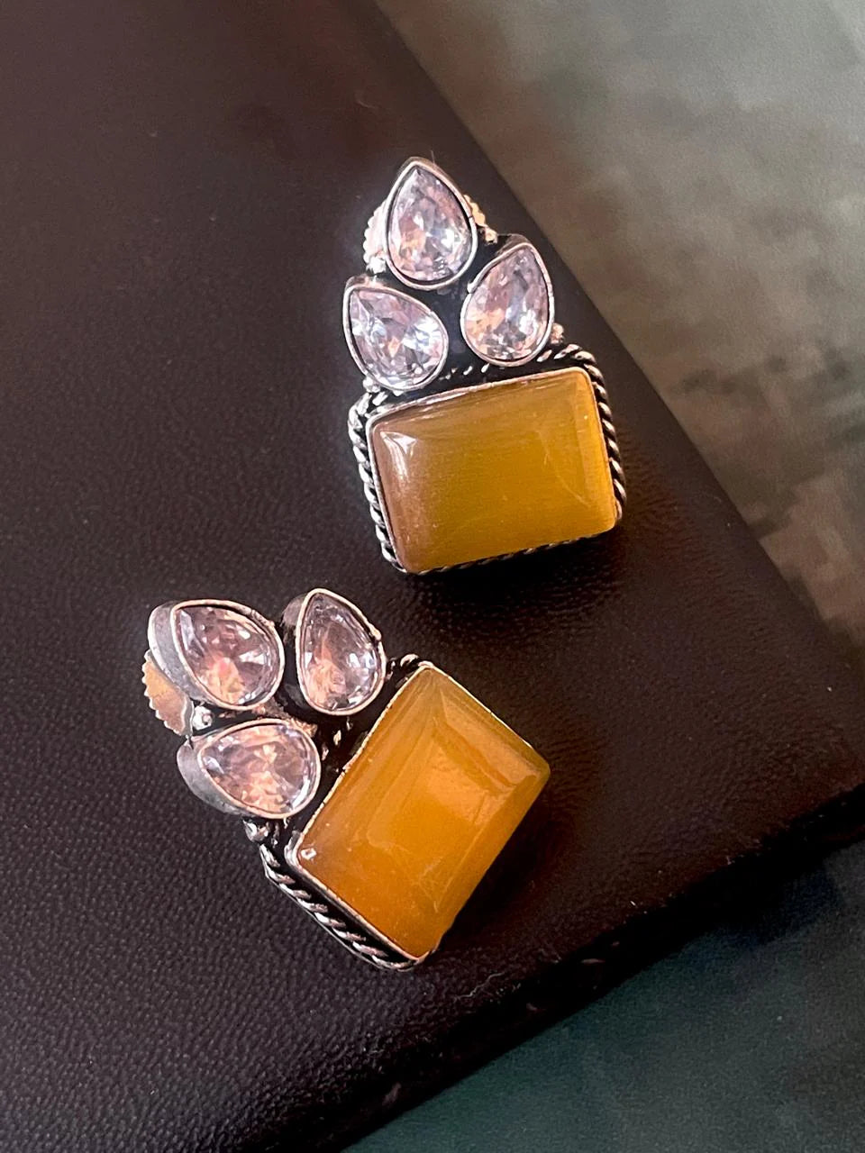 Monalisa Stone with Three stone Stud Earring