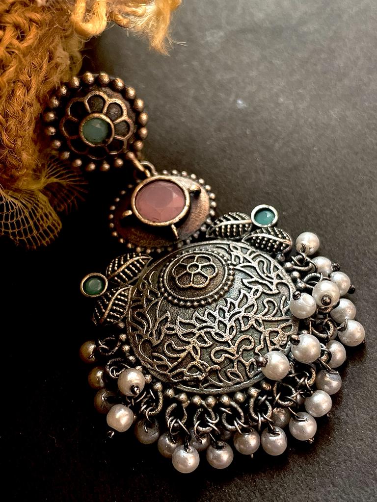 Black polish antique look drop earring with stone and beards