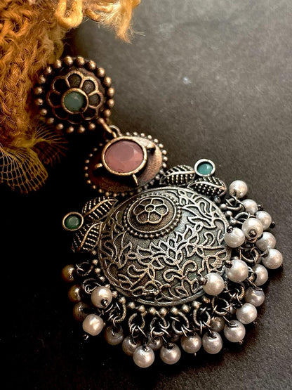 Black polish antique look drop earring with stone and beards