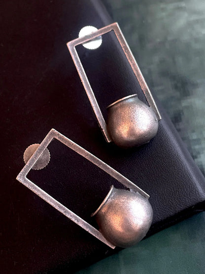 Oxidized Pot Shape Earring