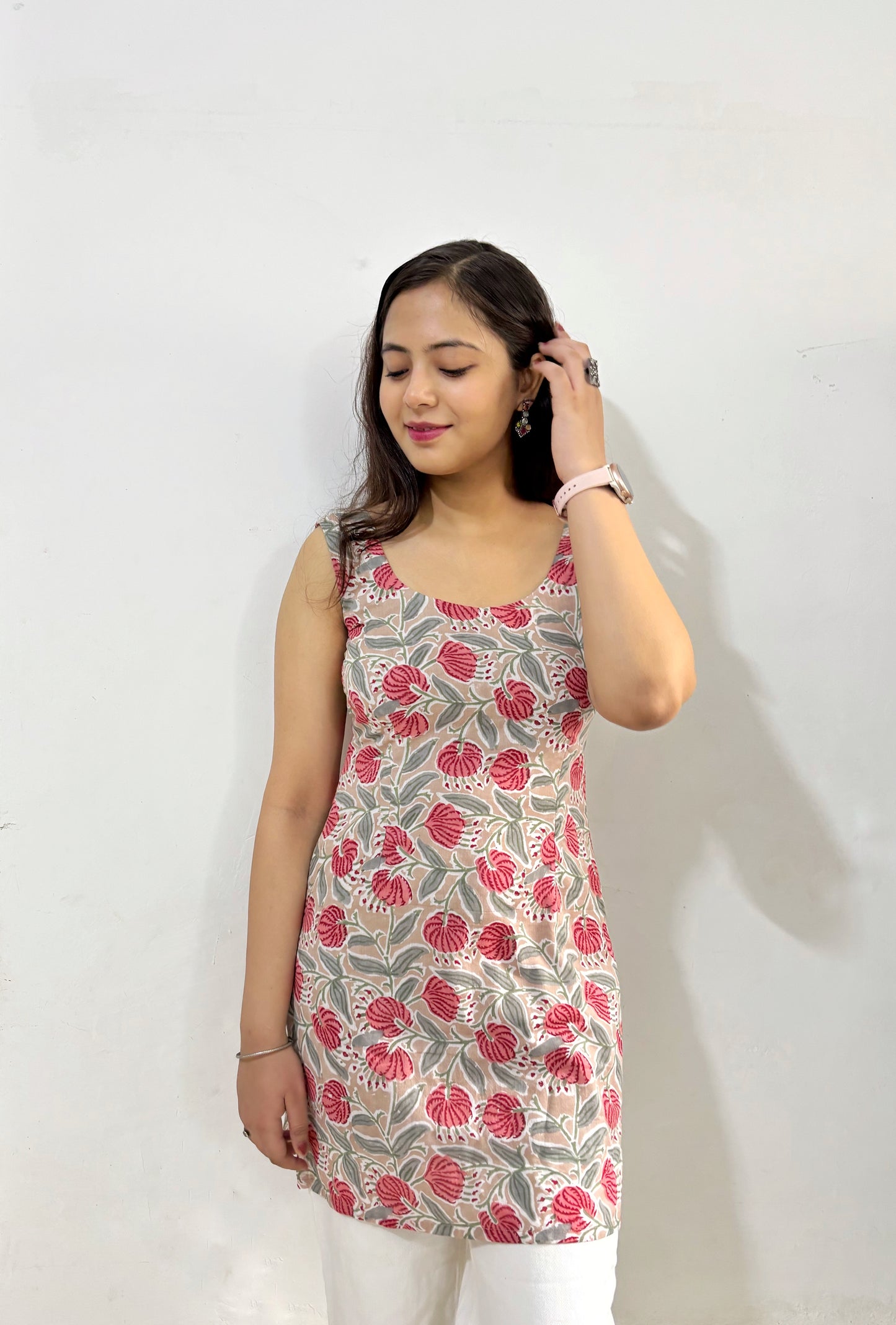 Baag-e-Bahaar Deep Back Kurti