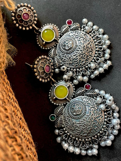 Black polish antique look drop earring with stone and beards