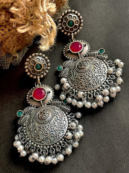 Black polish antique look drop earring with stone and beards