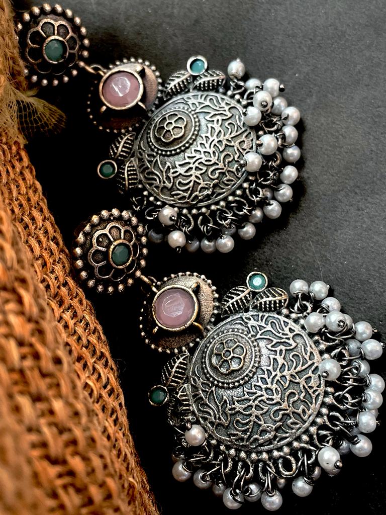 Black polish antique look drop earring with stone and beards