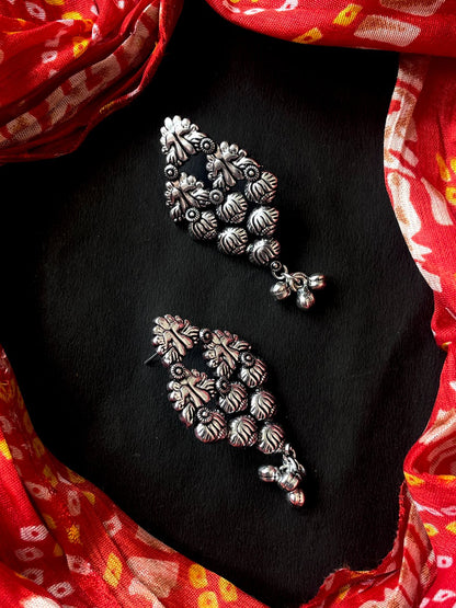 Silver Replica Traditional Partywear Choker with Earring set